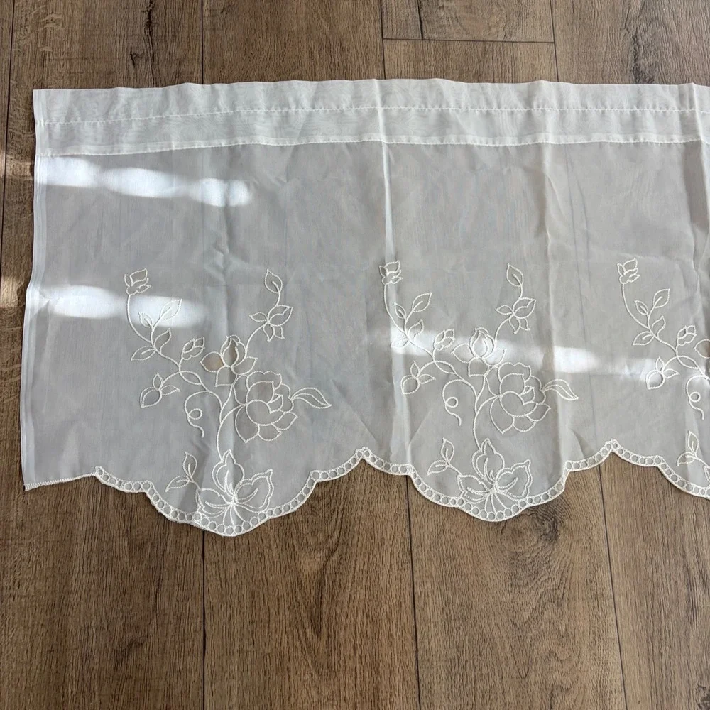 Vintage Window Valance Home 58x18 White Floral Embroidered Scalloped Sheer